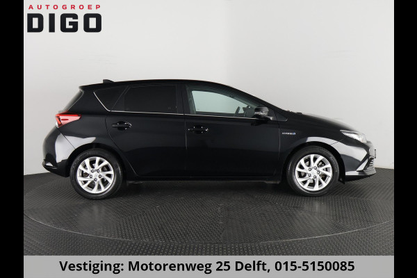Toyota Auris 1.8 Hybrid Executive . GARANTIE TOT 02-2029 . STOEL VERWARMING . NAVIGATIE . CRUISE CONTROL .