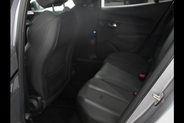 Peugeot 2008 1.2 GT Automaat Climate control Cruise control Apple Carplay/ Android Auto led Lichtmetalen velgen Parkeersensoren Camera