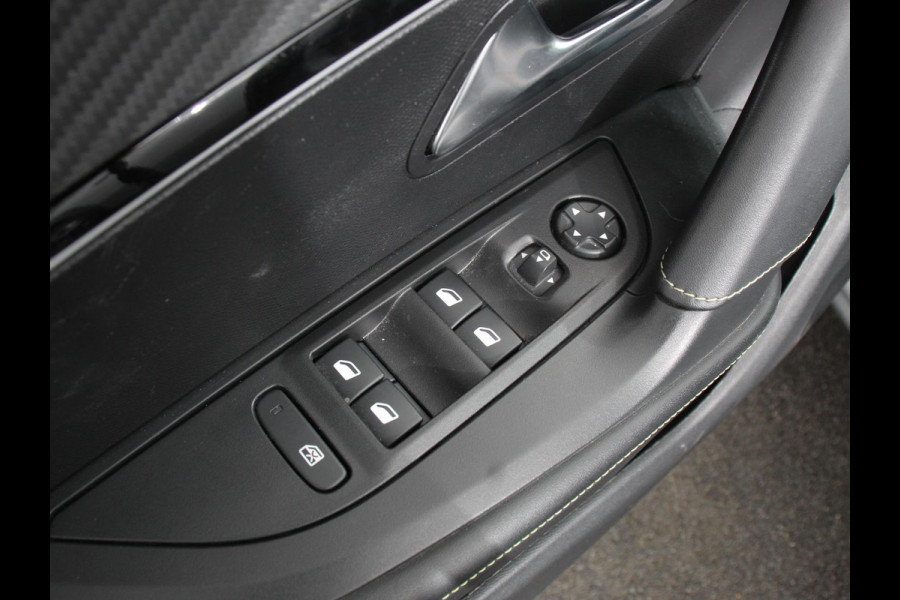 Peugeot 2008 1.2 GT Automaat Climate control Cruise control Apple Carplay/ Android Auto led Lichtmetalen velgen Parkeersensoren Camera