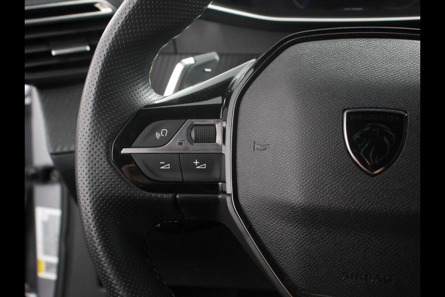Peugeot 2008 1.2 GT Automaat Climate control Cruise control Apple Carplay/ Android Auto led Lichtmetalen velgen Parkeersensoren Camera