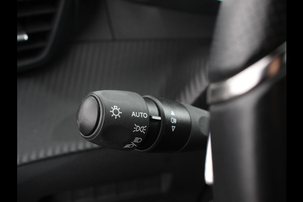 Peugeot 2008 1.2 GT Automaat Climate control Cruise control Apple Carplay/ Android Auto led Lichtmetalen velgen Parkeersensoren Camera