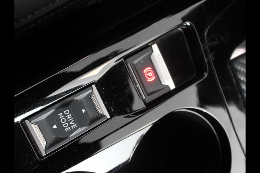 Peugeot 2008 1.2 GT Automaat Climate control Cruise control Apple Carplay/ Android Auto led Lichtmetalen velgen Parkeersensoren Camera