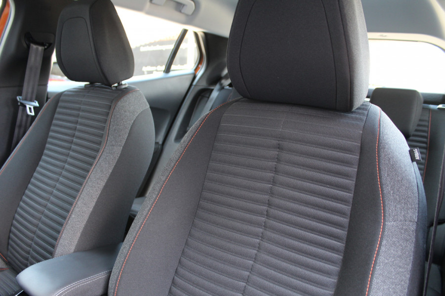 Peugeot e-2008 EV Active 50 kWh | Camera | Carplay | Cruise