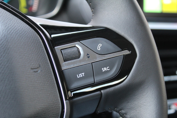 Peugeot e-2008 EV Active 50 kWh | Camera | Carplay | Cruise