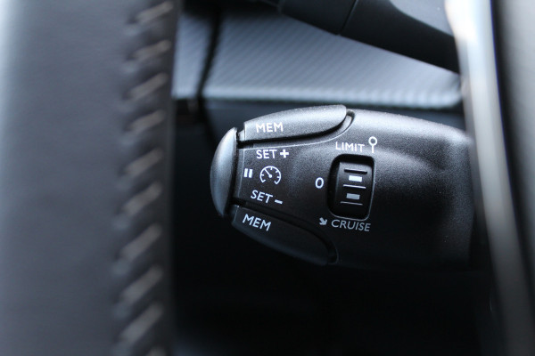 Peugeot e-2008 EV Active 50 kWh | Camera | Carplay | Cruise