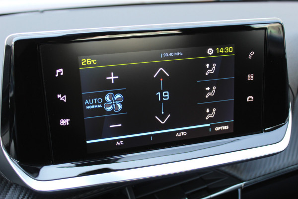Peugeot e-2008 EV Active 50 kWh | Camera | Carplay | Cruise