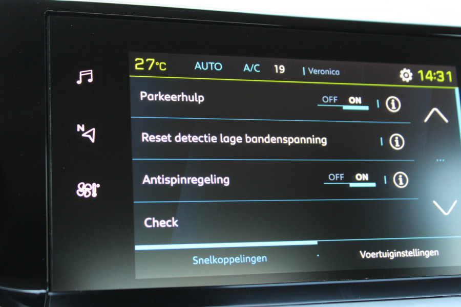 Peugeot e-2008 EV Active 50 kWh | Camera | Carplay | Cruise