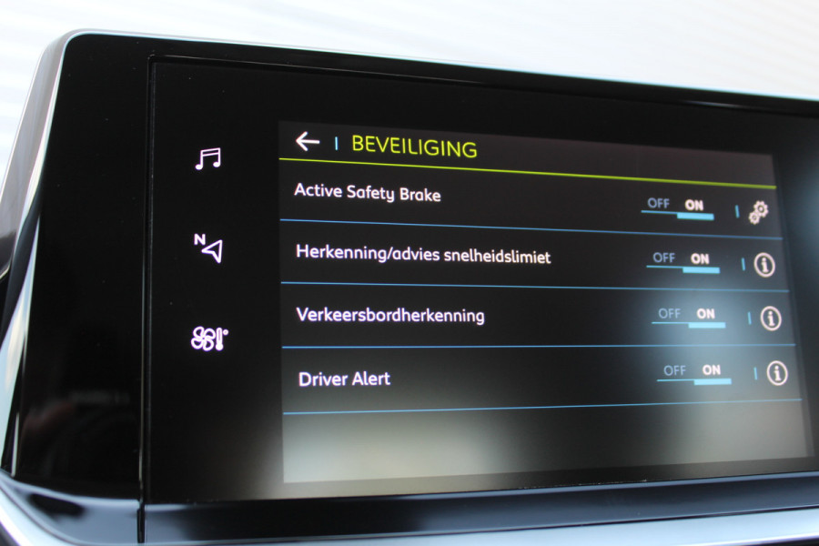 Peugeot e-2008 EV Active 50 kWh | Camera | Carplay | Cruise