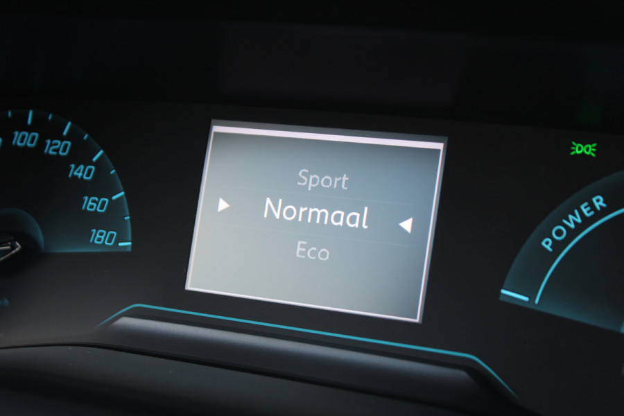 Peugeot e-2008 EV Active 50 kWh | Camera | Carplay | Cruise