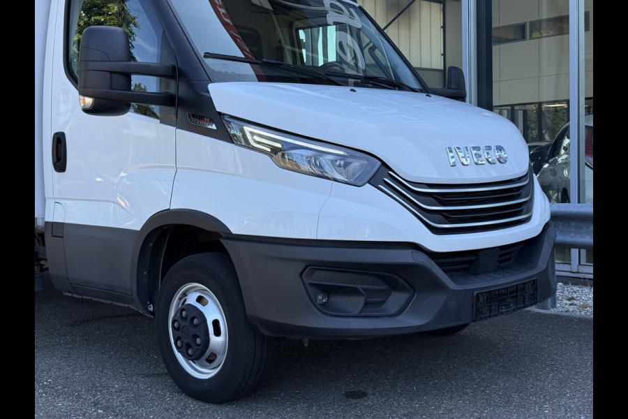 Iveco Daily 35C18H 3.0 Bakwagen met laadklep | Zijdeur | Trekhaak | Dubbel lucht | Navi | Cruisec. | LED