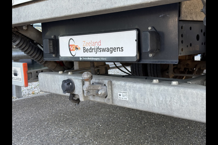 Iveco Daily 35C18H 3.0 Bakwagen met laadklep | Zijdeur | Trekhaak | Dubbel lucht | Navi | Cruisec. | LED