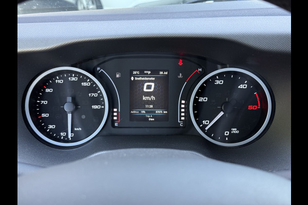 Iveco Daily 35C18H 3.0 Bakwagen met laadklep | Zijdeur | Trekhaak | Dubbel lucht | Navi | Cruisec. | LED