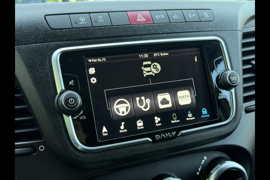 Iveco Daily 35C18H 3.0 Bakwagen met laadklep | Zijdeur | Trekhaak | Dubbel lucht | Navi | Cruisec. | LED