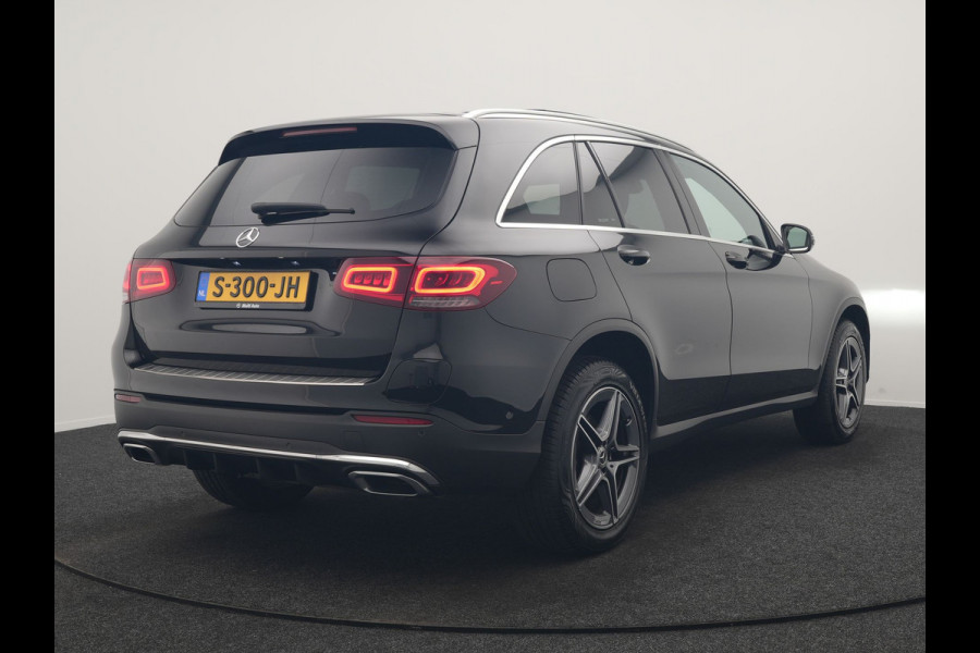 Mercedes-Benz GLC 300e 4MATIC Business Solution AMG 320pk Dealer O.H. | Trekhaak Afn. | Panodak | Camera | Alcantara Sportstoelen Verwarmd | Sfeerverlichting | Apple Carplay | Cruise Control | Navigatie | DAB | 19"L.M | Plug In Hybrid |