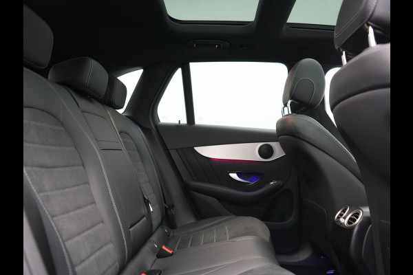 Mercedes-Benz GLC 300e 4MATIC Business Solution AMG 320pk Dealer O.H. | Trekhaak Afn. | Panodak | Camera | Alcantara Sportstoelen Verwarmd | Sfeerverlichting | Apple Carplay | Cruise Control | Navigatie | DAB | 19"L.M | Plug In Hybrid |