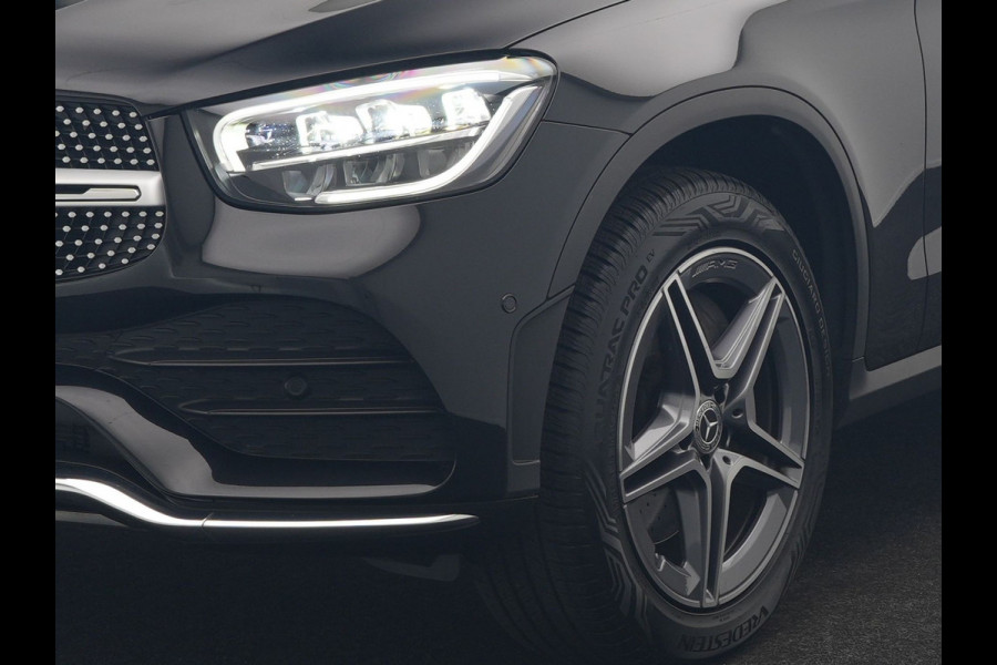 Mercedes-Benz GLC 300e 4MATIC Business Solution AMG 320pk Dealer O.H. | Trekhaak Afn. | Panodak | Camera | Alcantara Sportstoelen Verwarmd | Sfeerverlichting | Apple Carplay | Cruise Control | Navigatie | DAB | 19"L.M | Plug In Hybrid |