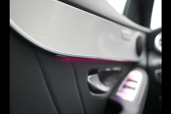 Mercedes-Benz GLC 300e 4MATIC Business Solution AMG 320pk Dealer O.H. | Trekhaak Afn. | Panodak | Camera | Alcantara Sportstoelen Verwarmd | Sfeerverlichting | Apple Carplay | Cruise Control | Navigatie | DAB | 19"L.M | Plug In Hybrid |
