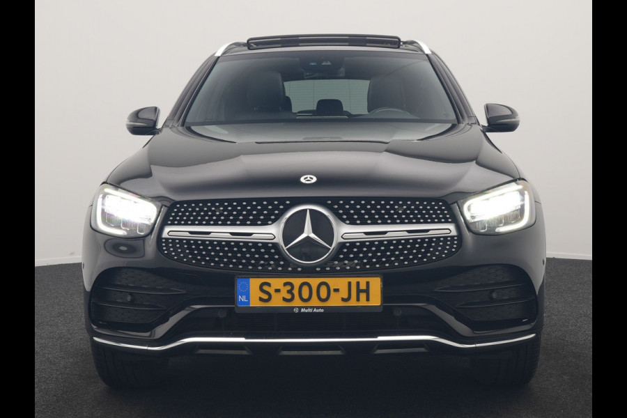Mercedes-Benz GLC 300e 4MATIC Business Solution AMG 320pk Dealer O.H. | Trekhaak Afn. | Panodak | Camera | Alcantara Sportstoelen Verwarmd | Sfeerverlichting | Apple Carplay | Cruise Control | Navigatie | DAB | 19"L.M | Plug In Hybrid |
