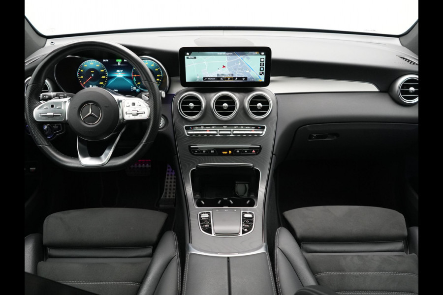 Mercedes-Benz GLC 300e 4MATIC Business Solution AMG 320pk Dealer O.H. | Trekhaak Afn. | Panodak | Camera | Alcantara Sportstoelen Verwarmd | Sfeerverlichting | Apple Carplay | Cruise Control | Navigatie | DAB | 19"L.M | Plug In Hybrid |