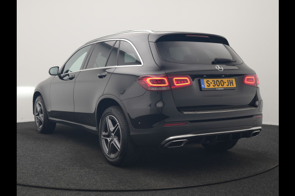 Mercedes-Benz GLC 300e 4MATIC Business Solution AMG 320pk Dealer O.H. | Trekhaak Afn. | Panodak | Camera | Alcantara Sportstoelen Verwarmd | Sfeerverlichting | Apple Carplay | Cruise Control | Navigatie | DAB | 19"L.M | Plug In Hybrid |
