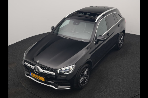 Mercedes-Benz GLC 300e 4MATIC Business Solution AMG 320pk Dealer O.H. | Trekhaak Afn. | Panodak | Camera | Alcantara Sportstoelen Verwarmd | Sfeerverlichting | Apple Carplay | Cruise Control | Navigatie | DAB | 19"L.M | Plug In Hybrid |