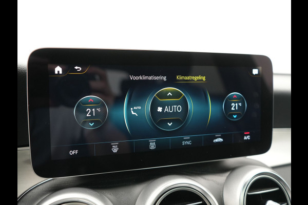 Mercedes-Benz GLC 300e 4MATIC Business Solution AMG 320pk Dealer O.H. | Trekhaak Afn. | Panodak | Camera | Alcantara Sportstoelen Verwarmd | Sfeerverlichting | Apple Carplay | Cruise Control | Navigatie | DAB | 19"L.M | Plug In Hybrid |