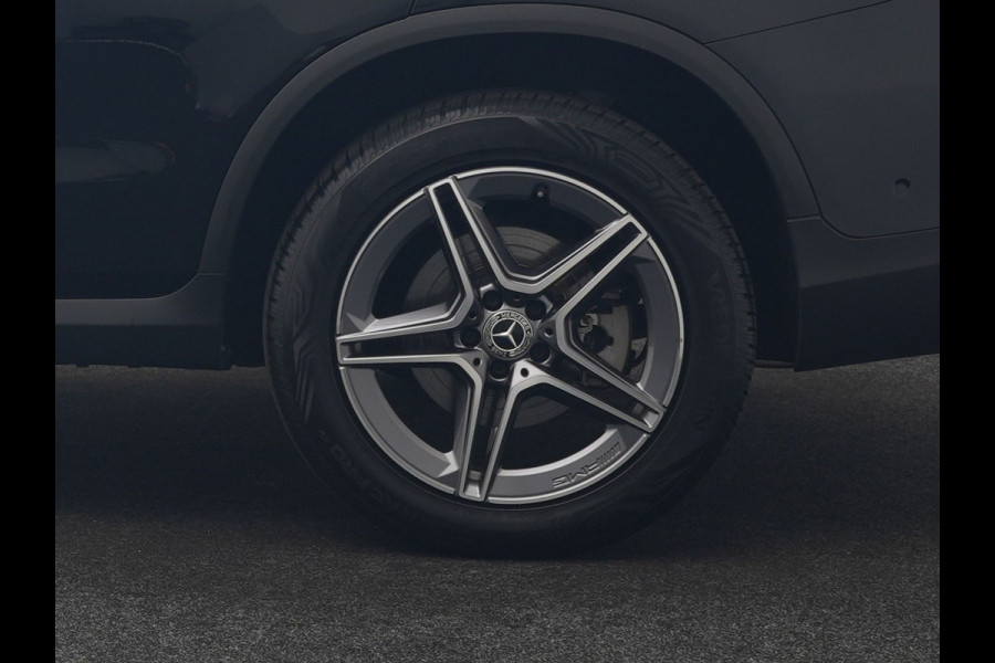 Mercedes-Benz GLC 300e 4MATIC Business Solution AMG 320pk Dealer O.H. | Trekhaak Afn. | Panodak | Camera | Alcantara Sportstoelen Verwarmd | Sfeerverlichting | Apple Carplay | Cruise Control | Navigatie | DAB | 19"L.M | Plug In Hybrid |