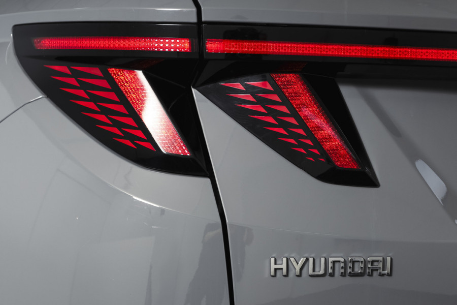 Hyundai Tucson 1.6 T-GDI HEV N Line Sky Orig. NL | S/K-Panodak | Adapt. Cruise | Stoel-+Stuurverw. | PDC | 360 Camera | NAV+App. Connect | ECC | Afn. Trekhaak | LM 19" |