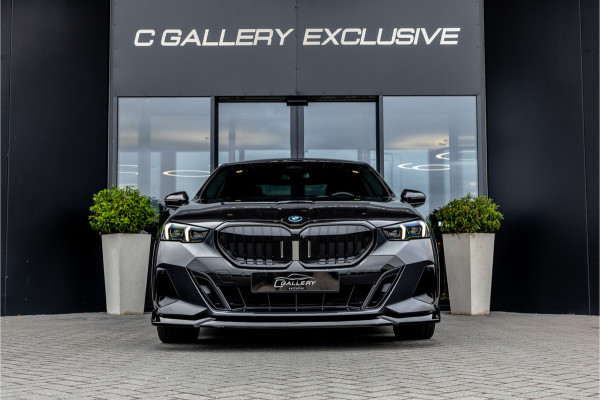 BMW 5 Serie 530e M Sport Edition - Maxton Bodykit | Panorama | H&K | Stoelkoeling | Memory