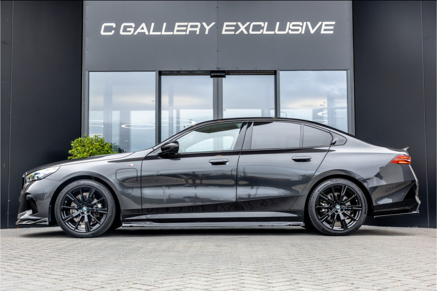 BMW 5 Serie 530e M Sport Edition - Maxton Bodykit | Panorama | H&K | Stoelkoeling | Memory
