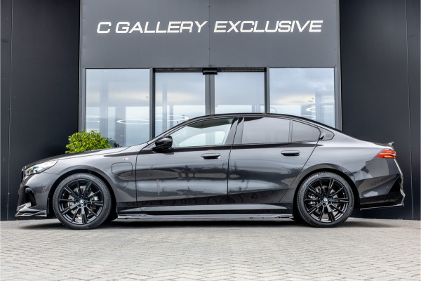 BMW 5 Serie 530e M Sport Edition - Maxton Bodykit | Panorama | H&K | Stoelkoeling | Memory