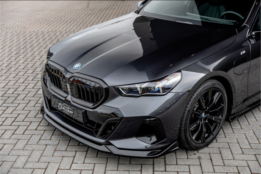 BMW 5 Serie 530e M Sport Edition - Maxton Bodykit | Panorama | H&K | Stoelkoeling | Memory