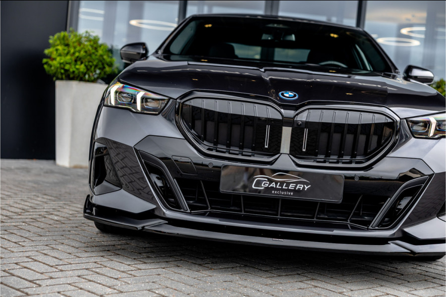 BMW 5 Serie 530e M Sport Edition - Maxton Bodykit | Panorama | H&K | Stoelkoeling | Memory