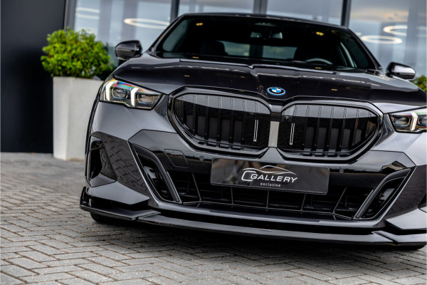 BMW 5 Serie 530e M Sport Edition - Maxton Bodykit | Panorama | H&K | Stoelkoeling | Memory
