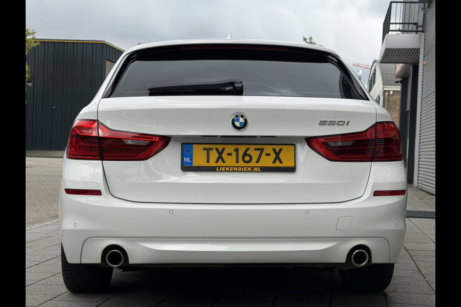 BMW 5 Serie Touring 520i Executive - Panorama dak -Schuifdak I Navigatie I Airco I LED I PDC I Sport pakket I Dealer onderhouden