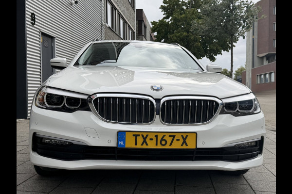 BMW 5 Serie Touring 520i Executive - Panorama dak -Schuifdak I Navigatie I Airco I LED I PDC I Sport pakket I Dealer onderhouden