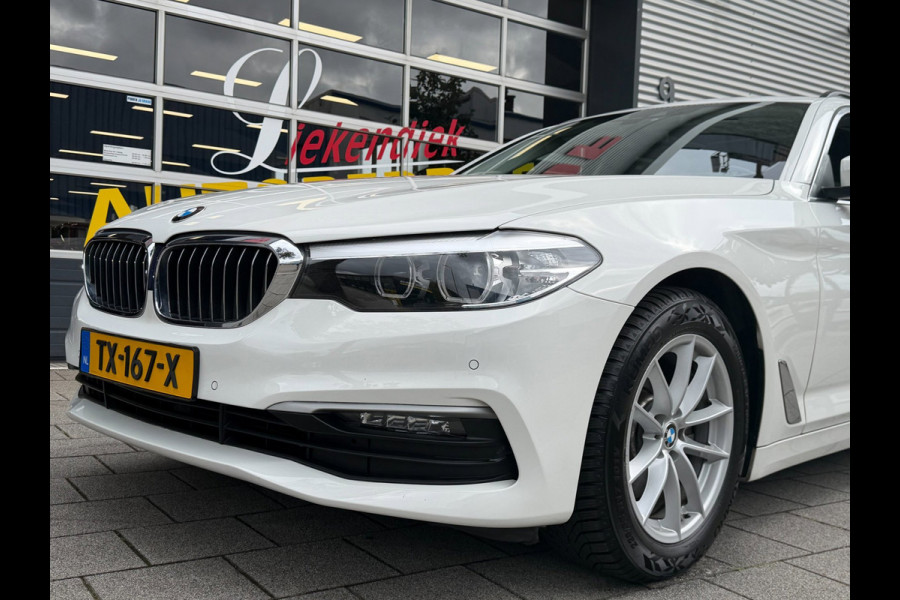 BMW 5 Serie Touring 520i Executive - Panorama dak -Schuifdak I Navigatie I Airco I LED I PDC I Sport pakket I Dealer onderhouden