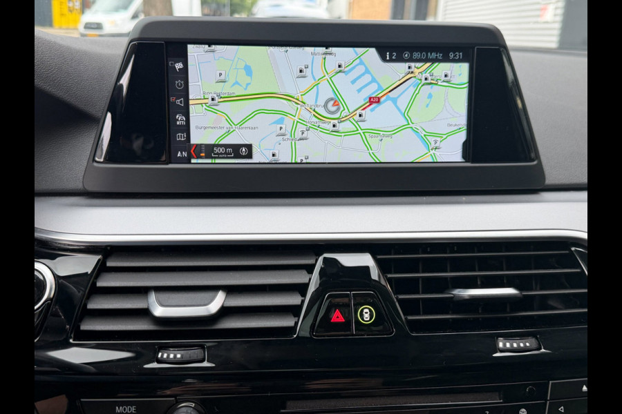 BMW 5 Serie Touring 520i Executive - Panorama dak -Schuifdak I Navigatie I Airco I LED I PDC I Sport pakket I Dealer onderhouden