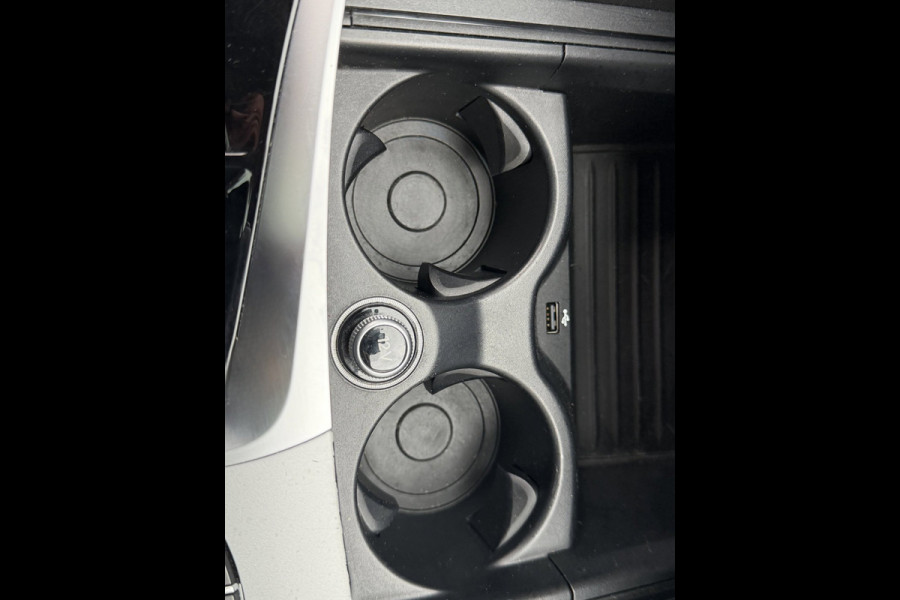 BMW 5 Serie Touring 520i Executive - Panorama dak -Schuifdak I Navigatie I Airco I LED I PDC I Sport pakket I Dealer onderhouden