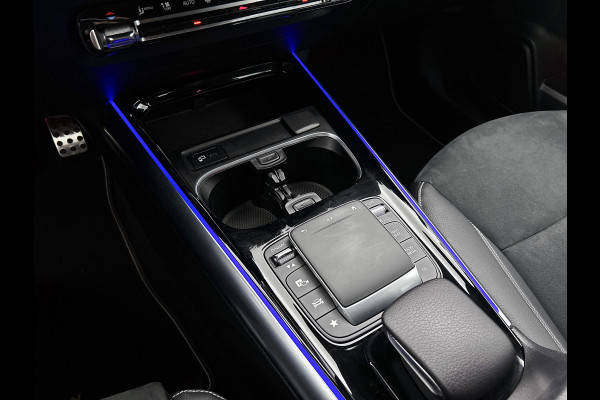 Mercedes-Benz B-Klasse 250 e AMG Plug-In Hybride LIchtmetalen velgen | navigatie | MBUX wide screen| Sfeerverlichting | Night Pakket | Neerklapbare ach Inclusief 24 maanden MB Certified garantie voor Europa.