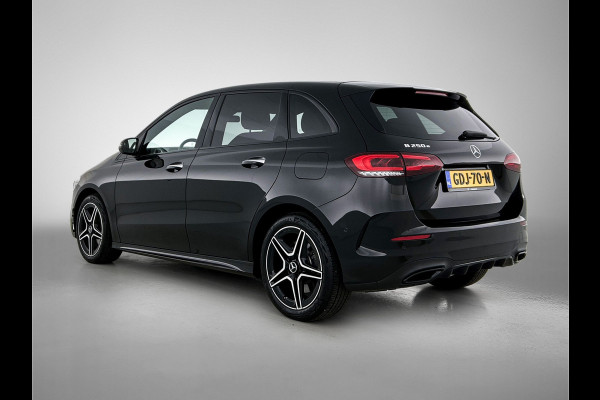 Mercedes-Benz B-Klasse 250 e AMG Plug-In Hybride LIchtmetalen velgen | navigatie | MBUX wide screen| Sfeerverlichting | Night Pakket | Neerklapbare ach Inclusief 24 maanden MB Certified garantie voor Europa.