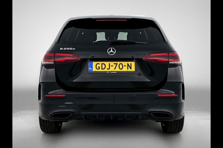 Mercedes-Benz B-Klasse 250 e AMG Plug-In Hybride LIchtmetalen velgen | navigatie | MBUX wide screen| Sfeerverlichting | Night Pakket | Neerklapbare ach Inclusief 24 maanden MB Certified garantie voor Europa.