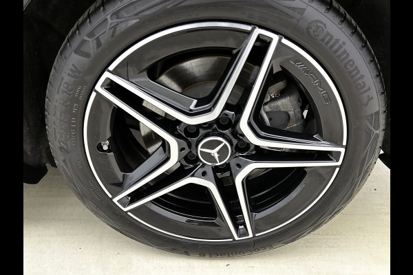Mercedes-Benz B-Klasse 250 e AMG Plug-In Hybride LIchtmetalen velgen | navigatie | MBUX wide screen| Sfeerverlichting | Night Pakket | Neerklapbare ach Inclusief 24 maanden MB Certified garantie voor Europa.