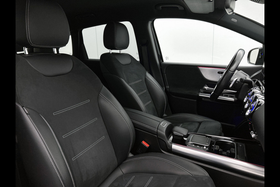 Mercedes-Benz B-Klasse 250 e AMG Plug-In Hybride LIchtmetalen velgen | navigatie | MBUX wide screen| Sfeerverlichting | Night Pakket | Neerklapbare ach Inclusief 24 maanden MB Certified garantie voor Europa.