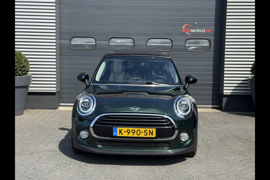 MINI 5-deurs 1.5 Cooper Chili | Panoramadak | Navigatie | Parkeersensoren | Stoelverwarming | Climate Control |