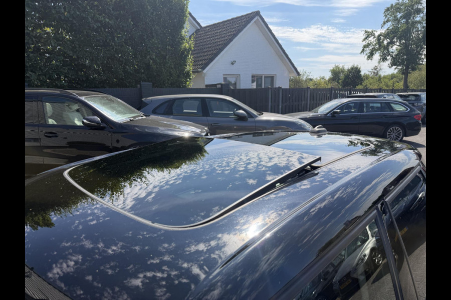 MINI 5-deurs 1.5 Cooper Chili | Panoramadak | Navigatie | Parkeersensoren | Stoelverwarming | Climate Control |