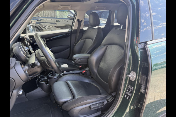 MINI 5-deurs 1.5 Cooper Chili | Panoramadak | Navigatie | Parkeersensoren | Stoelverwarming | Climate Control |