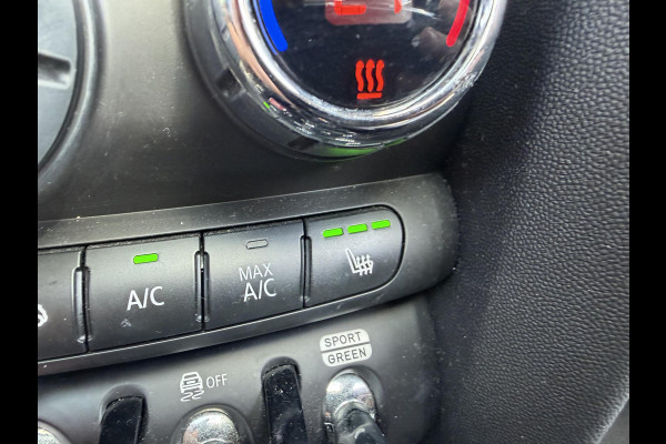 MINI 5-deurs 1.5 Cooper Chili | Panoramadak | Navigatie | Parkeersensoren | Stoelverwarming | Climate Control |