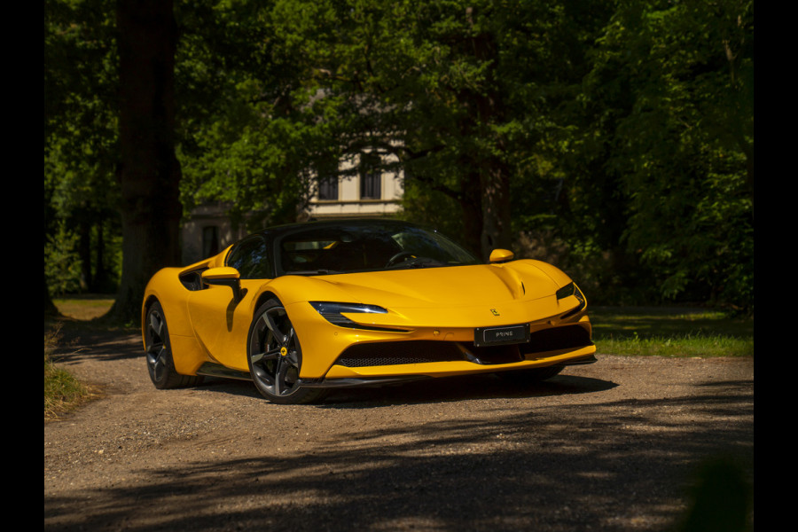Ferrari SF90 Stradale 4.0 V8 | Full carbon | Giallo Triplo Strato | Atelier Car | Lift | Warranty 05-2027