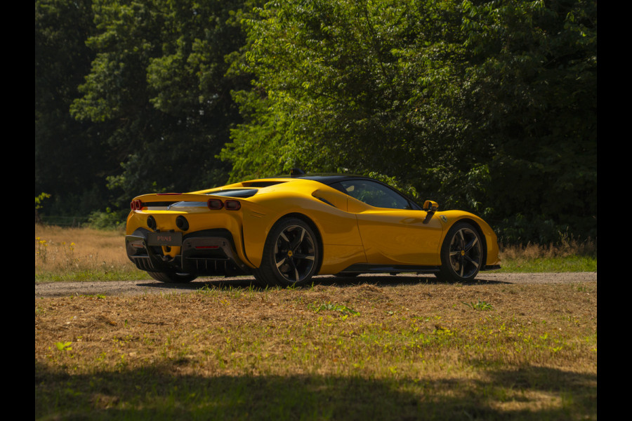 Ferrari SF90 Stradale 4.0 V8 | Full carbon | Giallo Triplo Strato | Atelier Car | Lift | Warranty 05-2027
